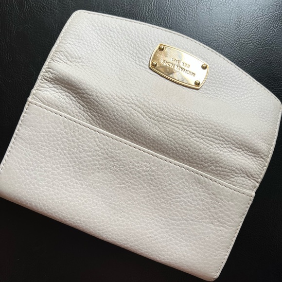 MK wallet - Picture 3 of 4